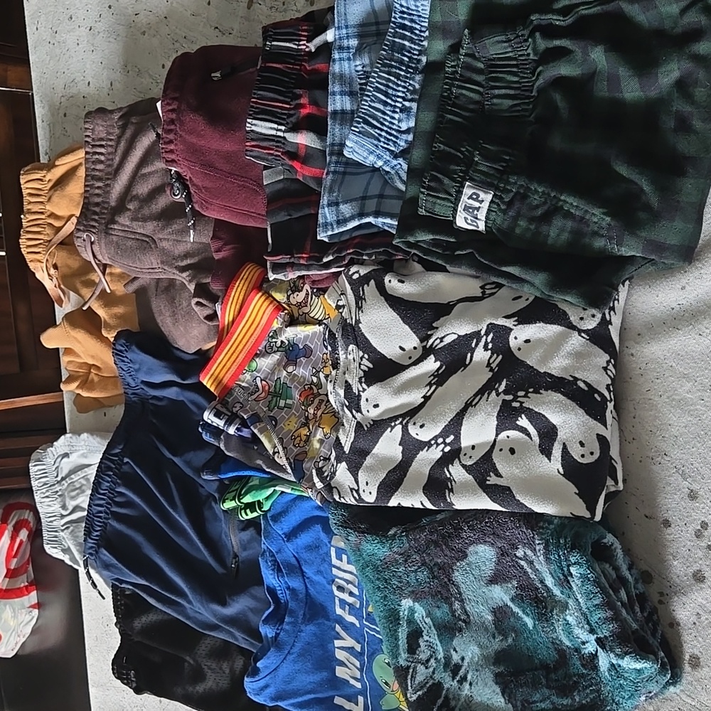Boys Size 8 Bundle Of Clothing. Sweatpants Pajamas,shorts, Boxer Shorts